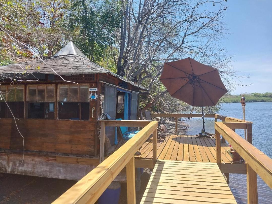 Beached Bungalow Overlooking The Pacific Ocean Boca Chica Kültér fotó