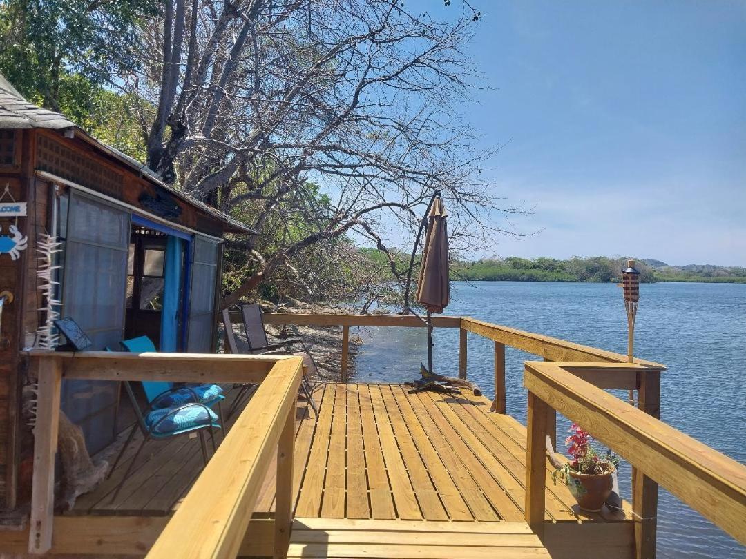 Beached Bungalow Overlooking The Pacific Ocean Boca Chica Kültér fotó